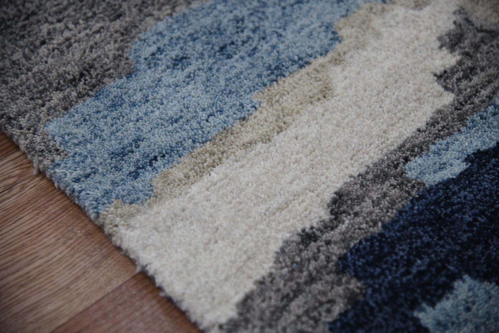 Hand Tufted Abstract Blue Color Carpet - WoodenTwist