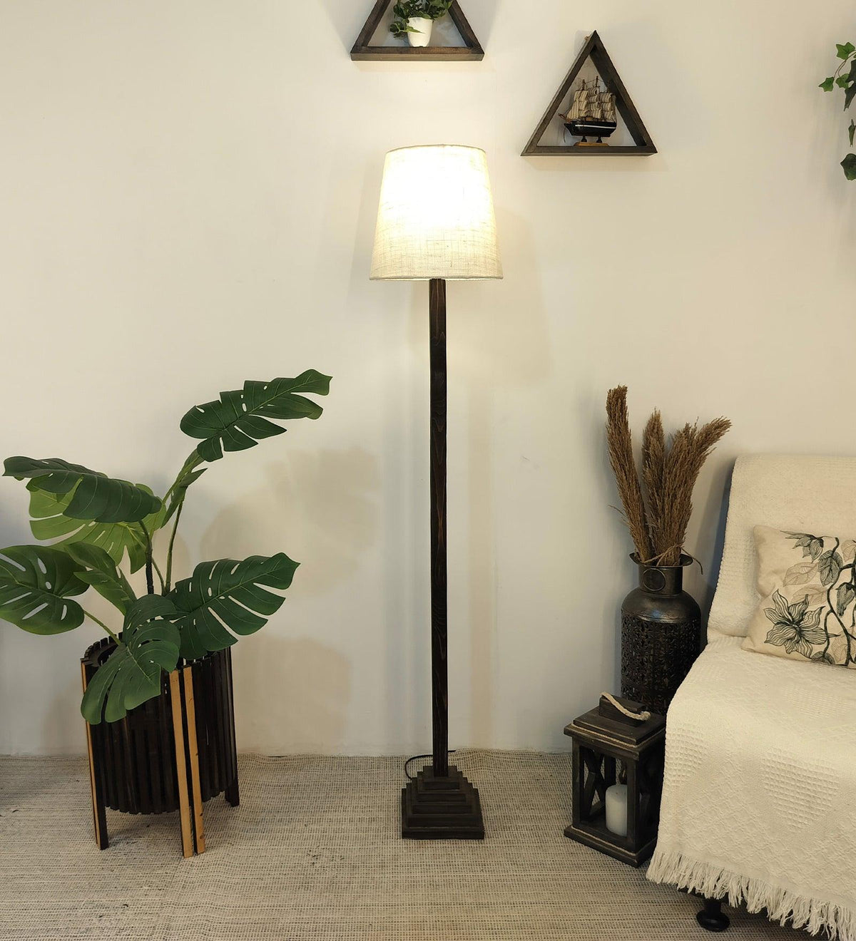 Modern floor lamp