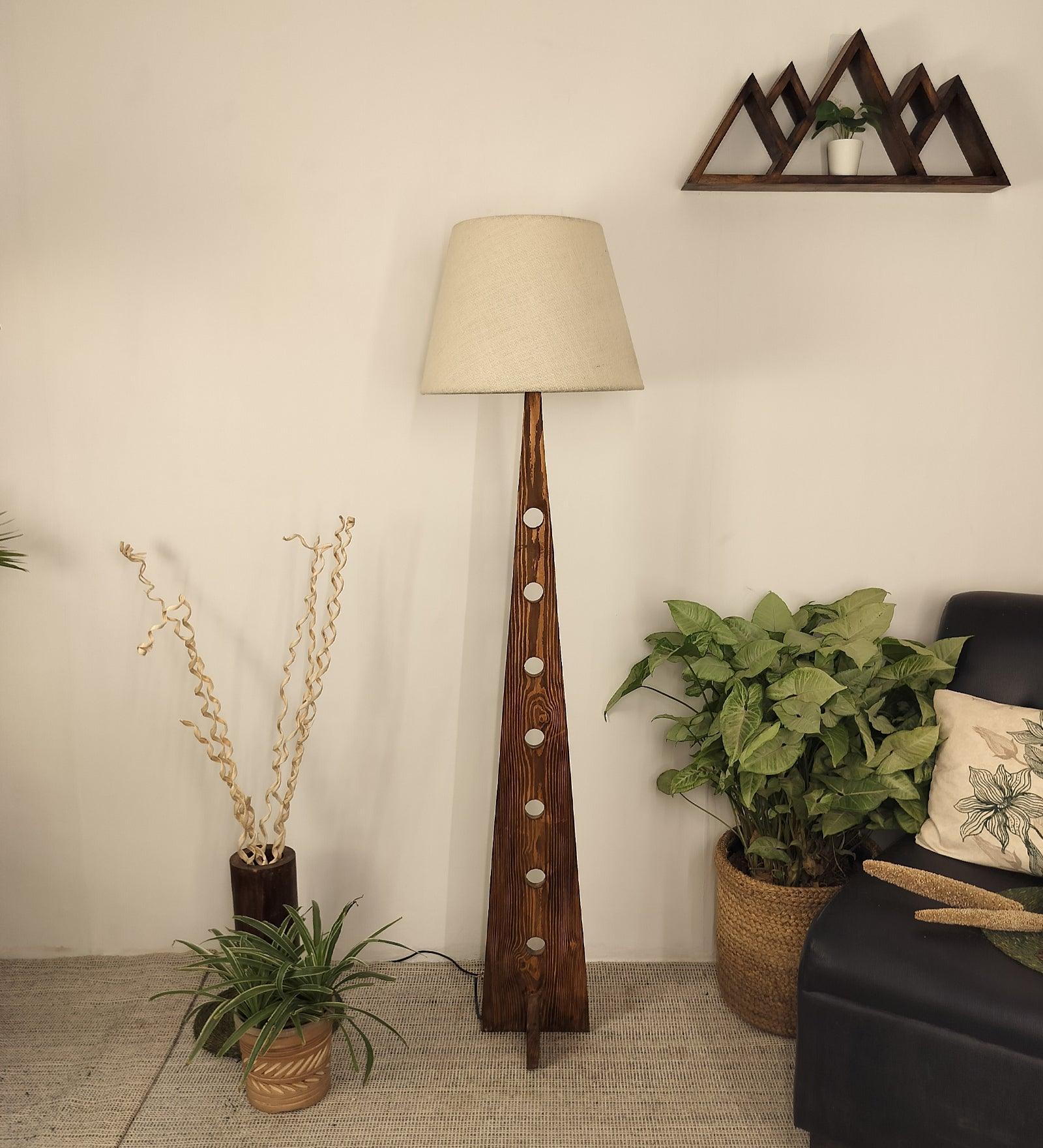 Space-saving floor lamp