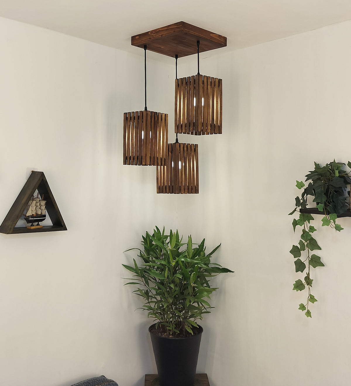 Elegant Wooden Cluster Hanging Lamp (Brown)