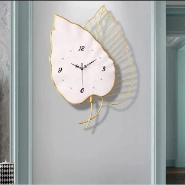 Elegant Leaf-Shaped Wall 