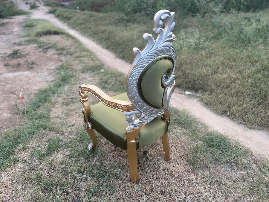 Rich Golden Finish