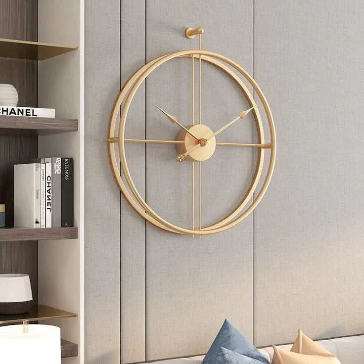 Luxurious wall clock