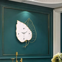  Nature-themed wall clock 