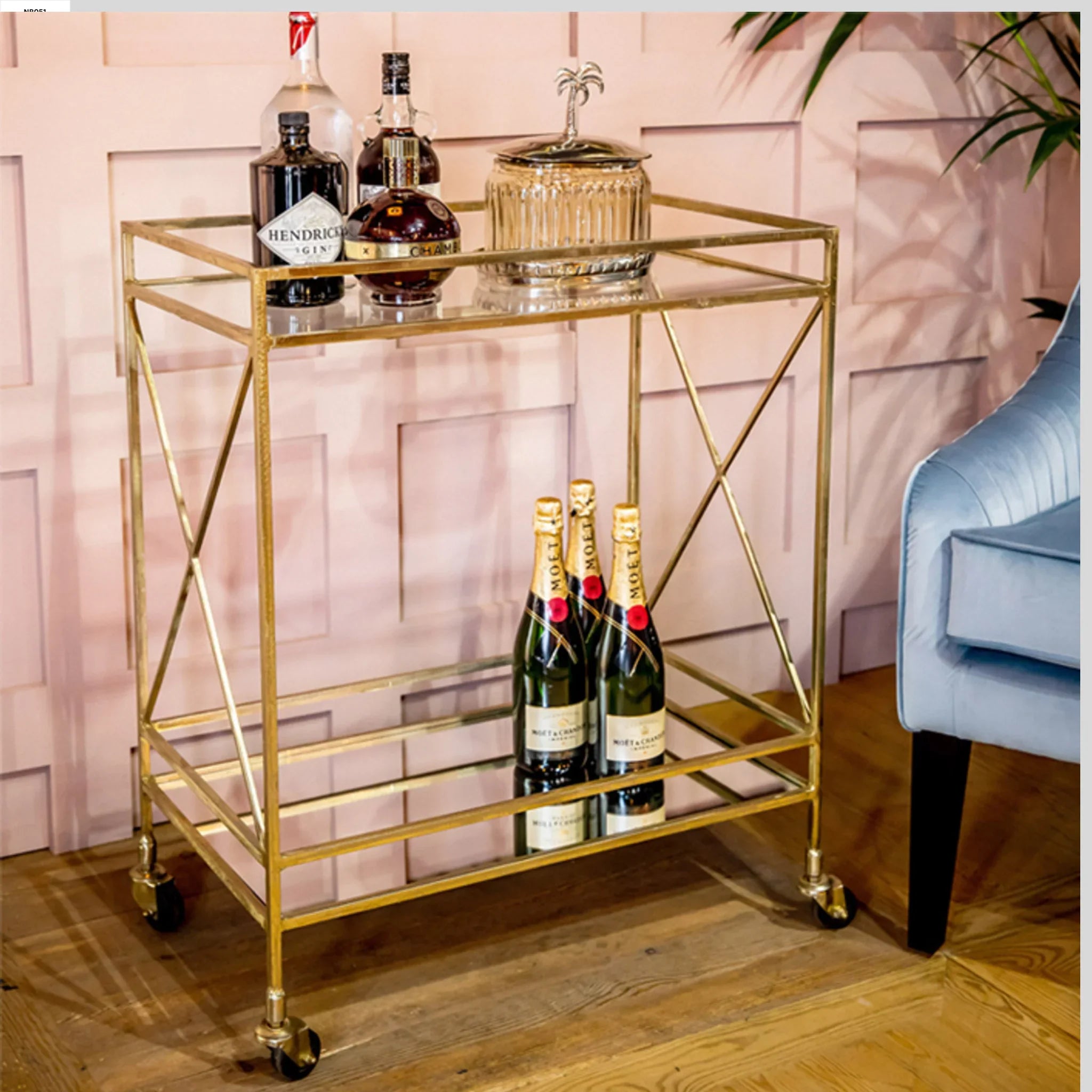 Serving cart with metal frame 