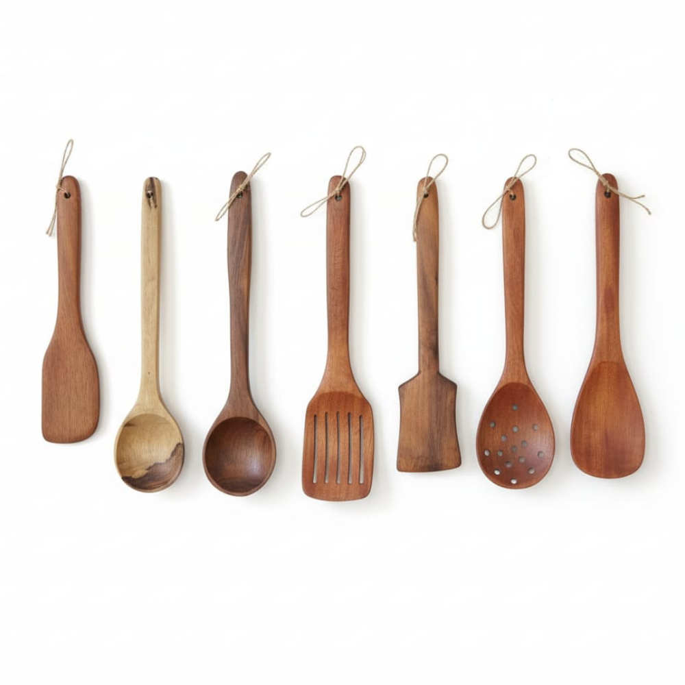 A 7-piece mango wood set for daily cooking