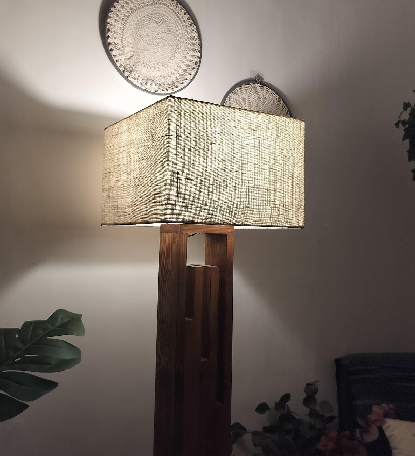 Space-saving floor lamp