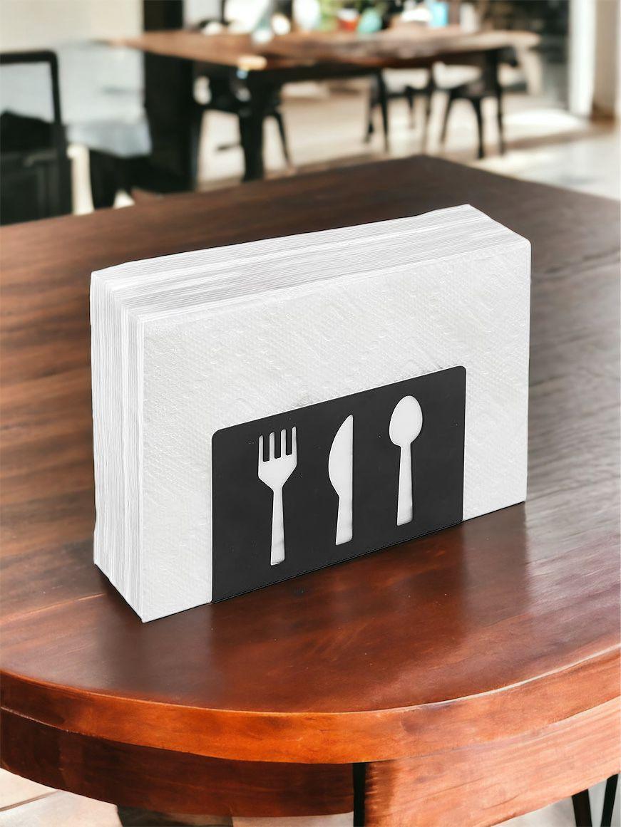 Compact 13.5 x 5 x 12 cm size