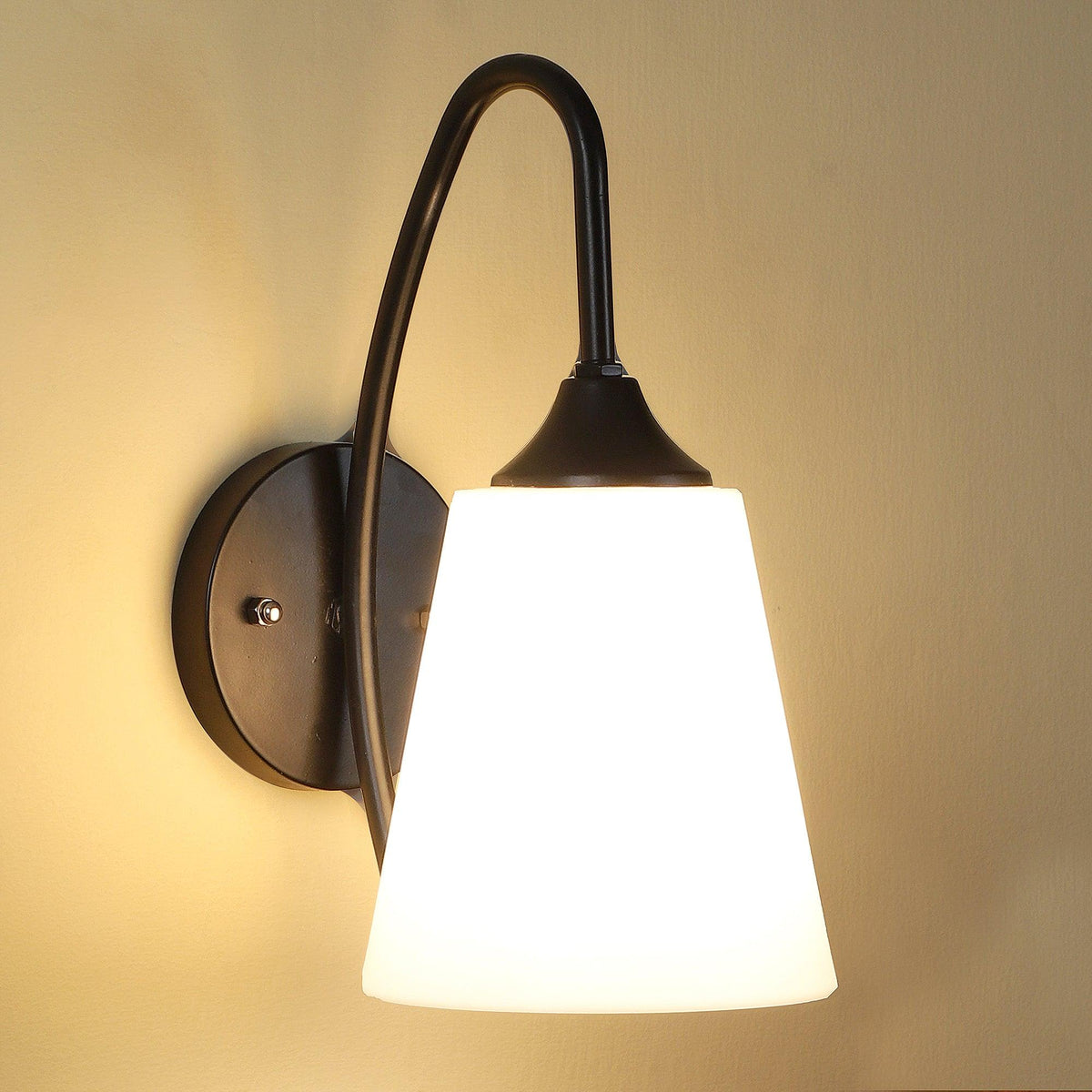 Black Iron Wall Light - WoodenTwist