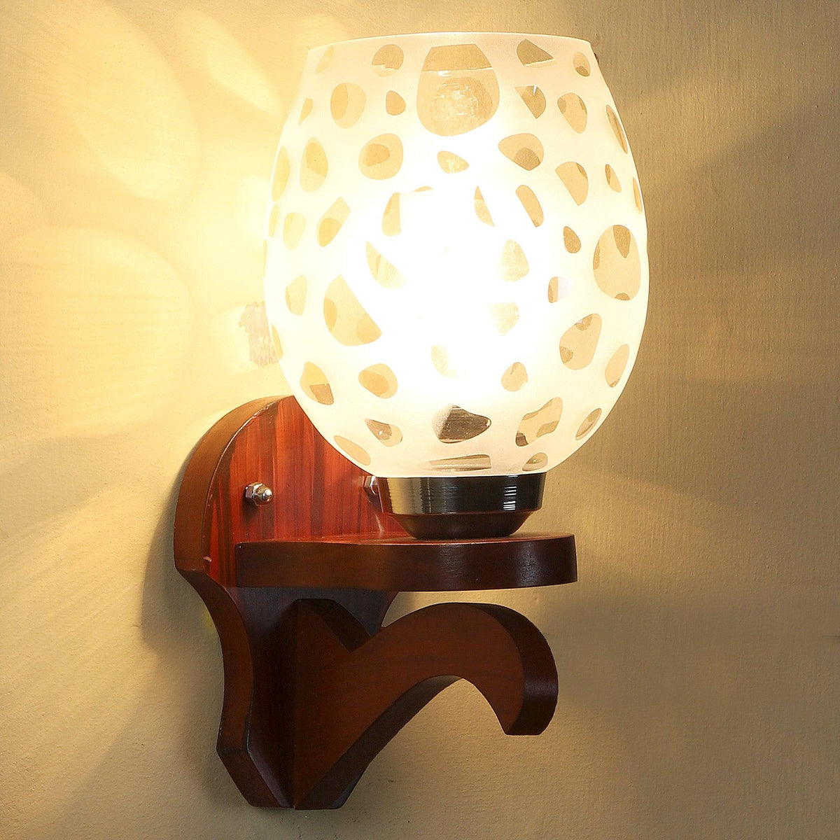 Stylish & Classy Brown Wood Wall Light - WoodenTwist