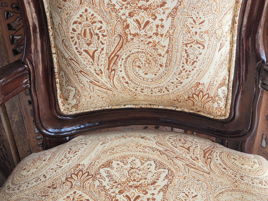 Sized to Fit, 61 x 51 x 104 cm