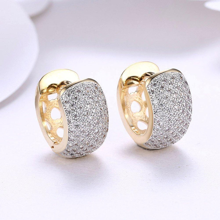 Compact 1.6 x 0.9 cm Stud