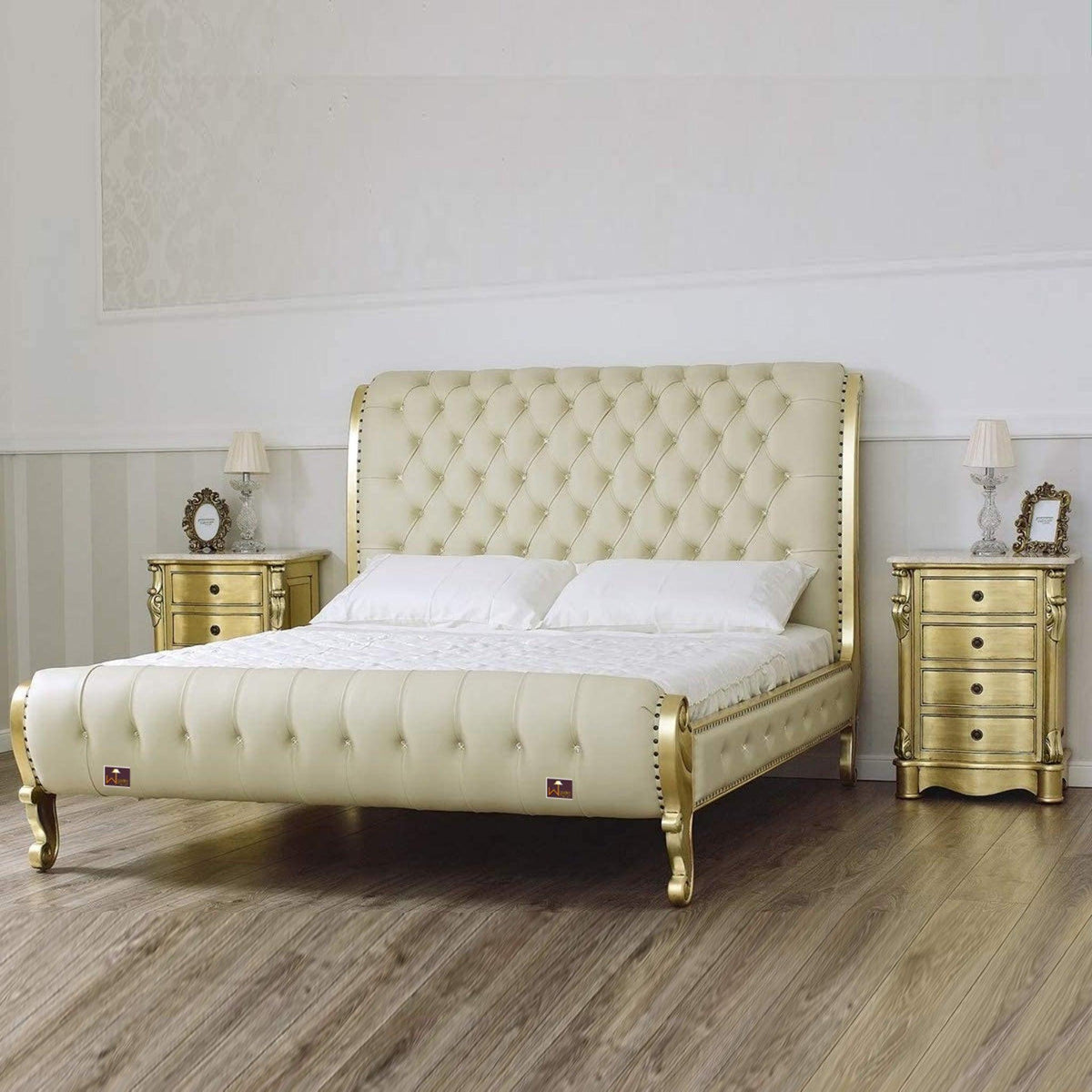 Finely Carved Teak Wood Queen Bed