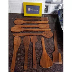 Sheesham wood cutlery and serving spoon set in brown