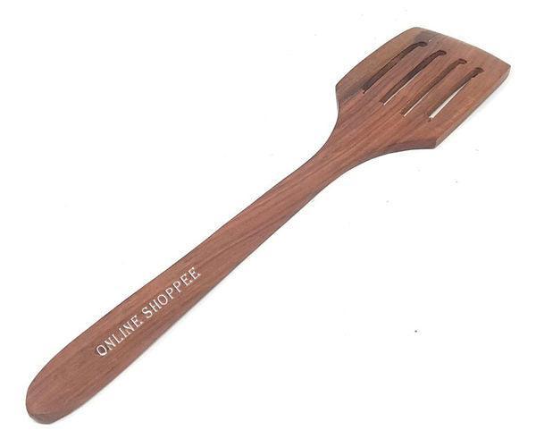 Wooden kitchen spoon set handle detail