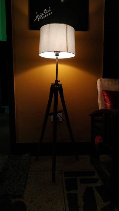 Wooden Tripod Floor Lamp - WoodenTwist