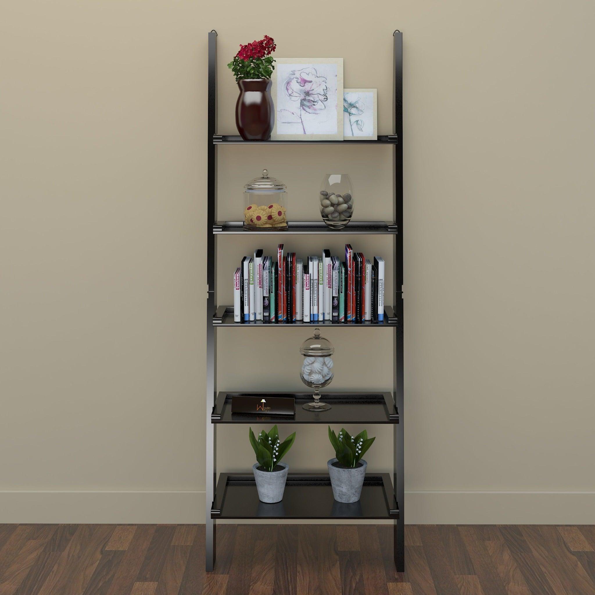 Leaning ladder bookshelf in engineered wood with 5 shelves