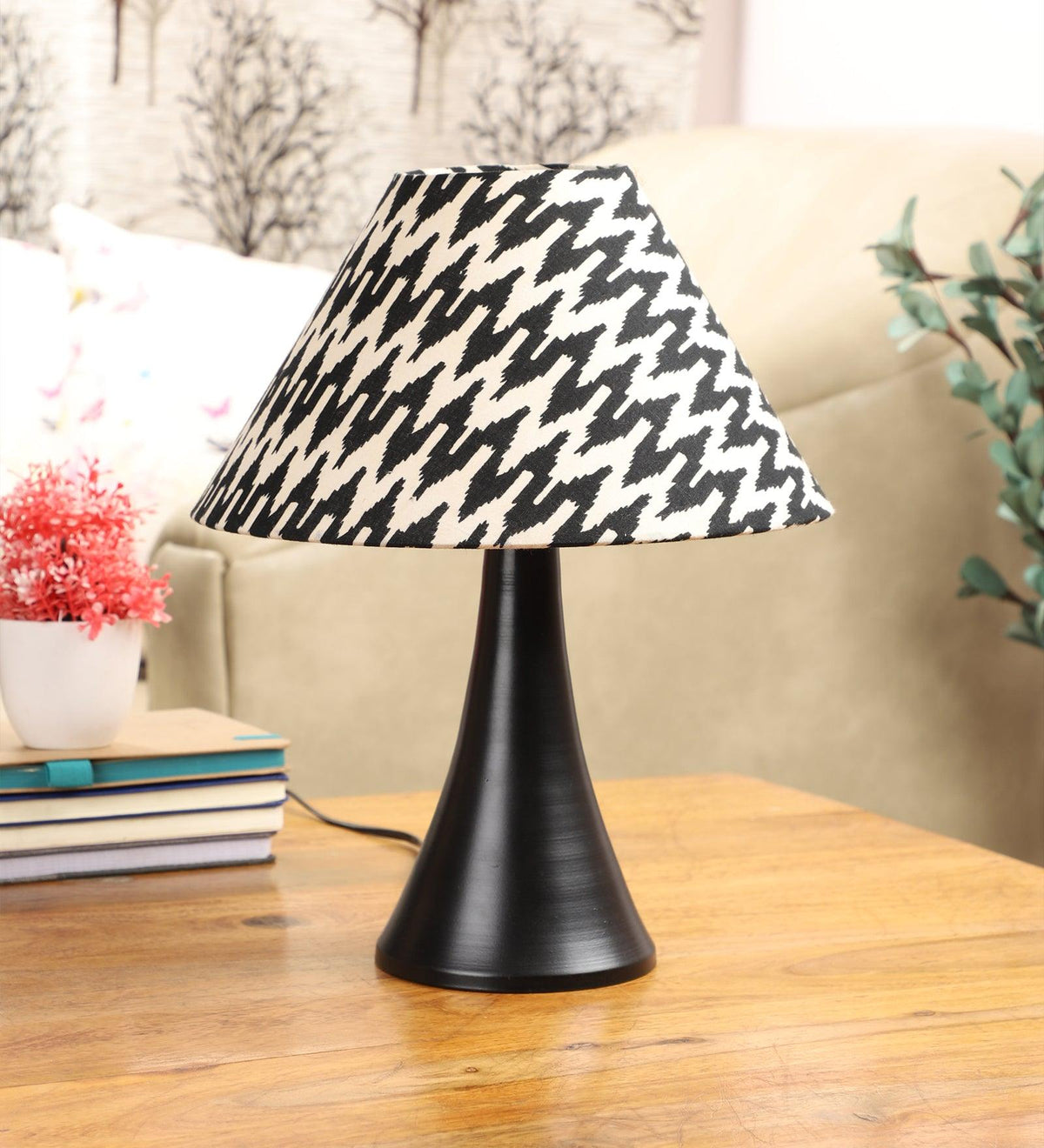 Chevron Design Print Shade With Metal Base Table Lamp - WoodenTwist