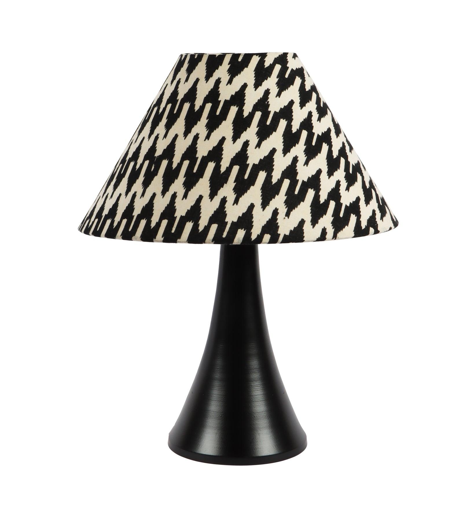 Chevron Design Print Shade With Metal Base Table Lamp - WoodenTwist