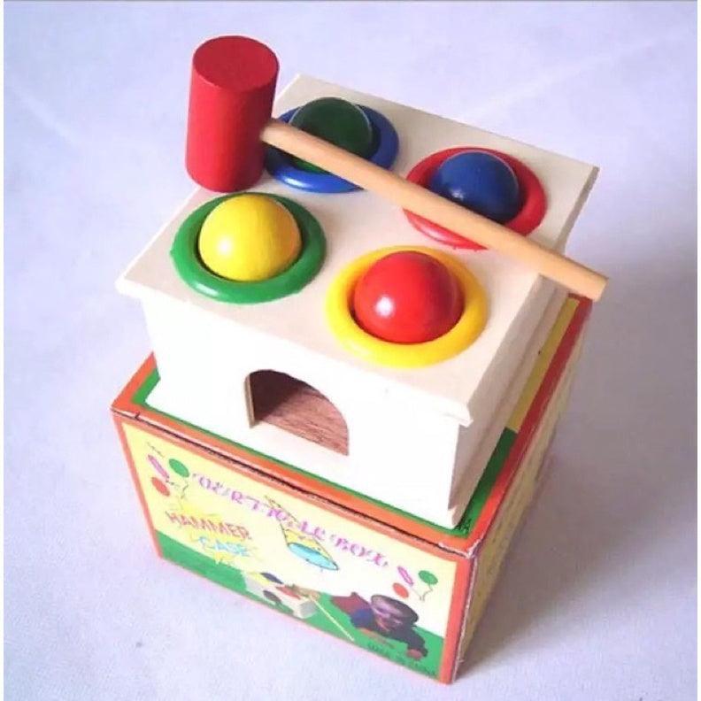 Pinewood Platform with Multicolor Balls