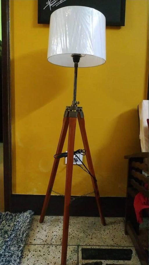 Wooden Tripod Floor Lamp - WoodenTwist