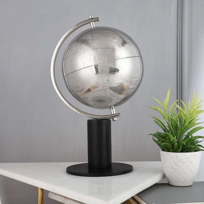 "Pompous Globe" Black & Shiny Silver - WoodenTwist